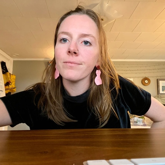 Handmade Clay Earrings | Forms of a Woman Silhouette | Pink and Purple - Picture 5 of 8